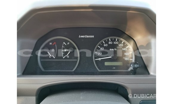 Buy Import Toyota Land Cruiser Red Car in Import - Dubai in Abia State Buy Import Toyota Land Cruiser Red Car in Import - Dubai in Abia State