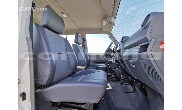 Buy Import Toyota Land Cruiser White Car in Import - Dubai in Abia State Buy Import Toyota Land Cruiser White Car in Import - Dubai in Abia State