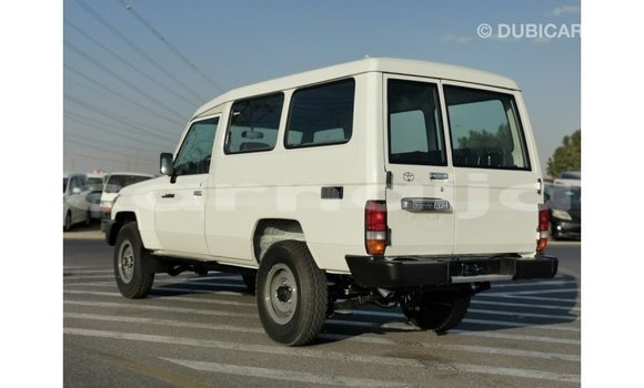 Buy Import Toyota Land Cruiser White Car in Import - Dubai in Abia State Buy Import Toyota Land Cruiser White Car in Import - Dubai in Abia State