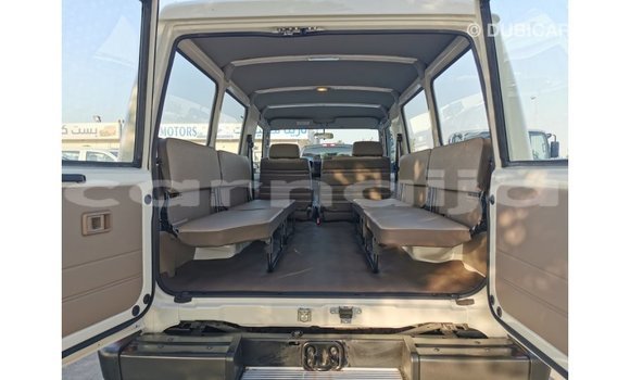 Buy Import Toyota Land Cruiser White Car in Import - Dubai in Abia State Buy Import Toyota Land Cruiser White Car in Import - Dubai in Abia State