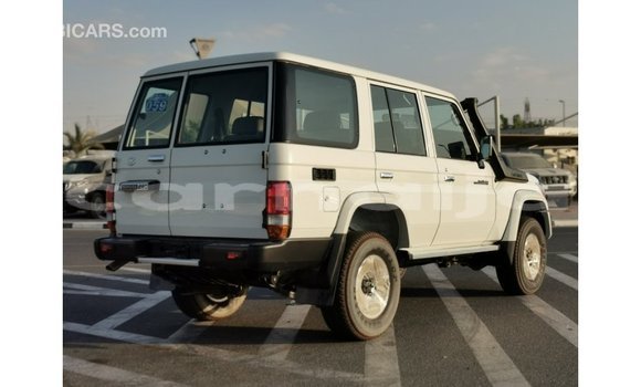Acheter Import Voiture Toyota Land Cruiser Blanc à Import - Dubai, État d'Abia Acheter Import Voiture Toyota Land Cruiser Blanc à Import - Dubai, État d'Abia