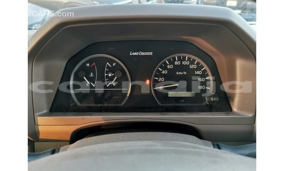 Acheter Import Voiture Toyota Land Cruiser Blanc à Import - Dubai, État d'Abia Acheter Import Voiture Toyota Land Cruiser Blanc à Import - Dubai, État d'Abia