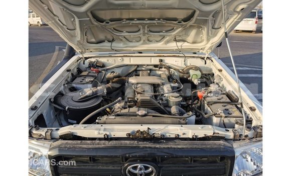 Acheter Import Voiture Toyota Land Cruiser Blanc à Import - Dubai, État d'Abia Acheter Import Voiture Toyota Land Cruiser Blanc à Import - Dubai, État d'Abia