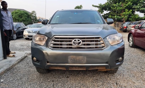 Acheter Occasion Voiture Toyota Highlander Vert à Lagos, État de Lagos Acheter Occasion Voiture Toyota Highlander Vert à Lagos, État de Lagos