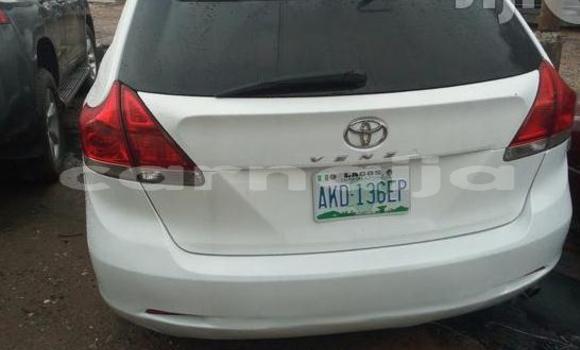 Buy Used Toyota Venza White Car in Surulere in Lagos State