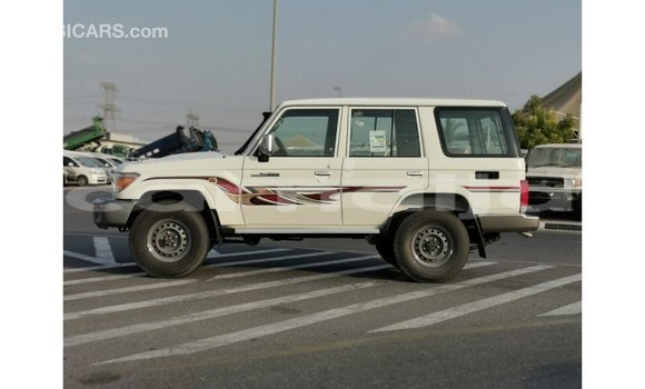 Acheter Import Voiture Toyota Land Cruiser Blanc à Import - Dubai, État d'Abia Acheter Import Voiture Toyota Land Cruiser Blanc à Import - Dubai, État d'Abia