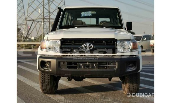 Buy Import Toyota Land Cruiser White Car in Import - Dubai in Abia State Buy Import Toyota Land Cruiser White Car in Import - Dubai in Abia State