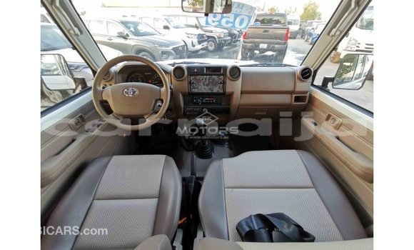 Buy Import Toyota Land Cruiser White Car in Import - Dubai in Abia State Buy Import Toyota Land Cruiser White Car in Import - Dubai in Abia State