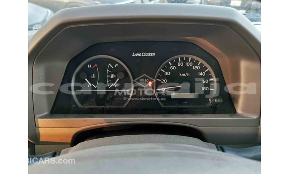 Buy Import Toyota Land Cruiser White Car in Import - Dubai in Abia State Buy Import Toyota Land Cruiser White Car in Import - Dubai in Abia State