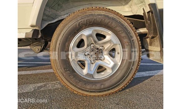 Buy Import Toyota Land Cruiser White Car in Import - Dubai in Abia State Buy Import Toyota Land Cruiser White Car in Import - Dubai in Abia State