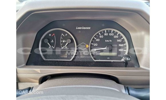 Buy Import Toyota Land Cruiser White Car in Import - Dubai in Abia State Buy Import Toyota Land Cruiser White Car in Import - Dubai in Abia State