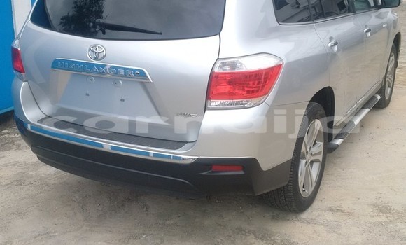 Buy New Toyota Highlander Silver Car in Ikeja in Lagos State Buy New Toyota Highlander Silver Car in Ikeja in Lagos State