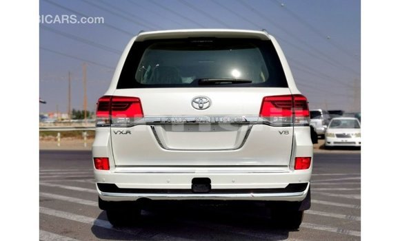 Buy Import Toyota Land Cruiser White Car in Import - Dubai in Abia State Buy Import Toyota Land Cruiser White Car in Import - Dubai in Abia State