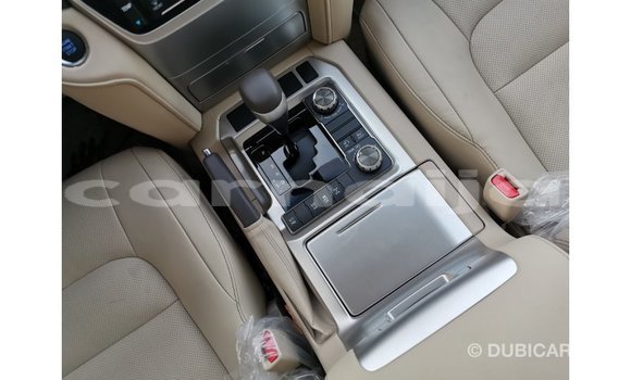 Acheter Import Voiture Toyota Land Cruiser Blanc à Import - Dubai, État d'Abia Acheter Import Voiture Toyota Land Cruiser Blanc à Import - Dubai, État d'Abia