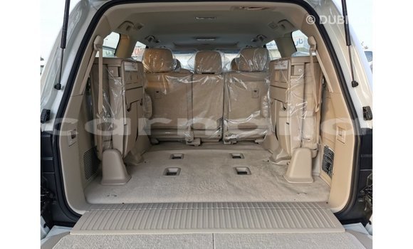 Acheter Import Voiture Toyota Land Cruiser Blanc à Import - Dubai, État d'Abia Acheter Import Voiture Toyota Land Cruiser Blanc à Import - Dubai, État d'Abia