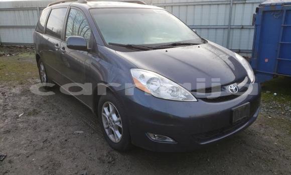 Buy New Toyota Sienna Silver Car in Badagry in Lagos State Buy New Toyota Sienna Silver Car in Badagry in Lagos State
