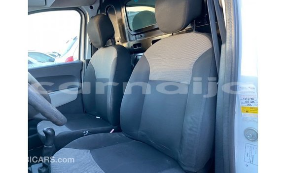 Buy Import Renault 6 White Car in Import - Dubai in Abia State Buy Import Renault 6 White Car in Import - Dubai in Abia State