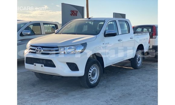 Buy Import Toyota Hilux White Car in Import - Dubai in Abia State Buy Import Toyota Hilux White Car in Import - Dubai in Abia State