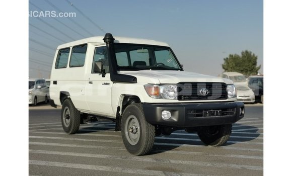 Buy Import Toyota Land Cruiser White Car in Import - Dubai in Abia State Buy Import Toyota Land Cruiser White Car in Import - Dubai in Abia State