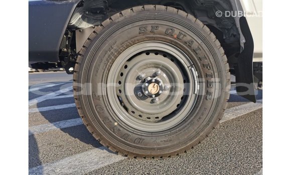 Buy Import Toyota Land Cruiser White Car in Import - Dubai in Abia State Buy Import Toyota Land Cruiser White Car in Import - Dubai in Abia State