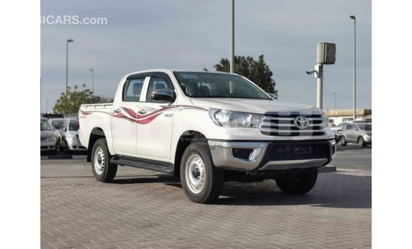 Acheter Import Voiture Toyota Hilux Blanc à Import - Dubai, État d'Abia Acheter Import Voiture Toyota Hilux Blanc à Import - Dubai, État d'Abia