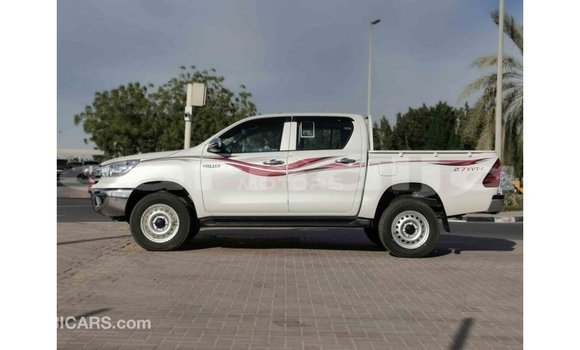 Acheter Import Voiture Toyota Hilux Blanc à Import - Dubai, État d'Abia Acheter Import Voiture Toyota Hilux Blanc à Import - Dubai, État d'Abia