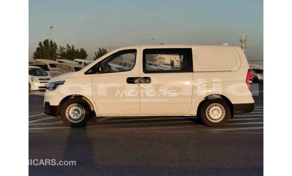 Buy Import Hyundai Accent White Car in Import - Dubai in Abia State Buy Import Hyundai Accent White Car in Import - Dubai in Abia State