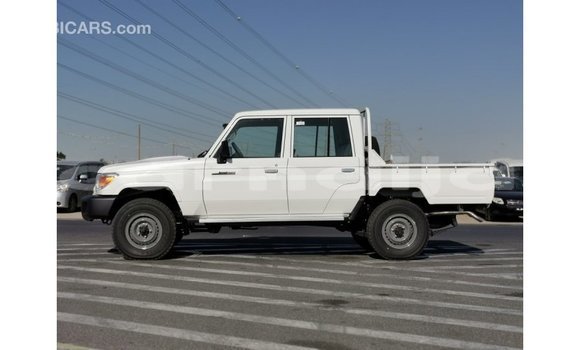 Buy Import Toyota Land Cruiser White Car in Import - Dubai in Abia State Buy Import Toyota Land Cruiser White Car in Import - Dubai in Abia State