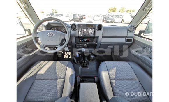 Buy Import Toyota Land Cruiser White Car in Import - Dubai in Abia State Buy Import Toyota Land Cruiser White Car in Import - Dubai in Abia State