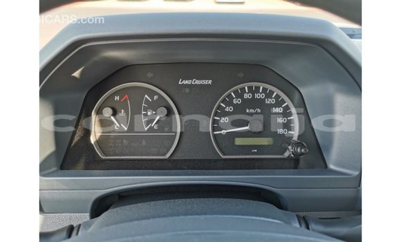 Buy Import Toyota Land Cruiser White Car in Import - Dubai in Abia State Buy Import Toyota Land Cruiser White Car in Import - Dubai in Abia State