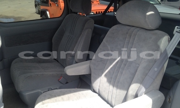 Acheter Occasion Voiture Toyota Sienna Bleu à Afaha Ikot Ebak, État d'Akwa Ibom Acheter Occasion Voiture Toyota Sienna Bleu à Afaha Ikot Ebak, État d'Akwa Ibom