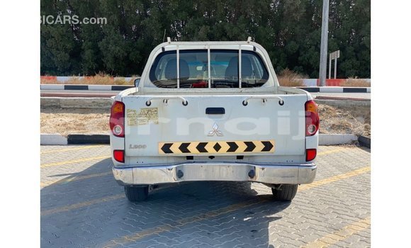 Buy Import Mitsubishi L200 White Car in Import - Dubai in Abia State Buy Import Mitsubishi L200 White Car in Import - Dubai in Abia State