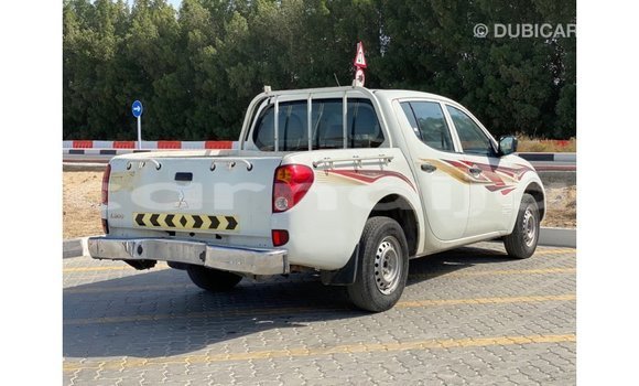 Buy Import Mitsubishi L200 White Car in Import - Dubai in Abia State Buy Import Mitsubishi L200 White Car in Import - Dubai in Abia State
