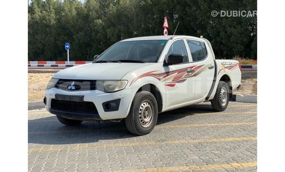 Buy Import Mitsubishi L200 White Car in Import - Dubai in Abia State Buy Import Mitsubishi L200 White Car in Import - Dubai in Abia State