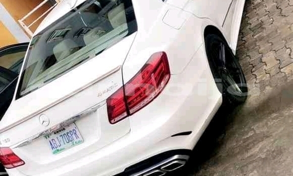 Acheter Occasion Voiture Mercedes-Benz C–Class Blanc à Agbor, État du Delta Acheter Occasion Voiture Mercedes-Benz C–Class Blanc à Agbor, État du Delta