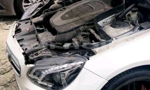 Acheter Occasion Voiture Mercedes-Benz C–Class Blanc à Agbor, État du Delta Acheter Occasion Voiture Mercedes-Benz C–Class Blanc à Agbor, État du Delta