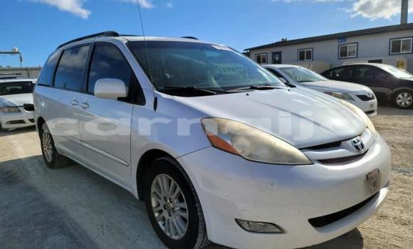 Acheter Neuf Voiture Toyota Sienna Blanc à Badagry, État de Lagos