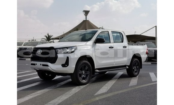 Acheter Import Voiture Toyota Hilux Blanc à Import - Dubai, État d'Abia Acheter Import Voiture Toyota Hilux Blanc à Import - Dubai, État d'Abia