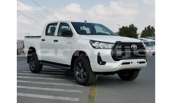 Acheter Import Voiture Toyota Hilux Blanc à Import - Dubai, État d'Abia Acheter Import Voiture Toyota Hilux Blanc à Import - Dubai, État d'Abia