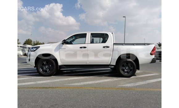 Acheter Import Voiture Toyota Hilux Blanc à Import - Dubai, État d'Abia Acheter Import Voiture Toyota Hilux Blanc à Import - Dubai, État d'Abia