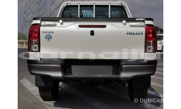 Acheter Import Voiture Toyota Hilux Blanc à Import - Dubai, État d'Abia Acheter Import Voiture Toyota Hilux Blanc à Import - Dubai, État d'Abia