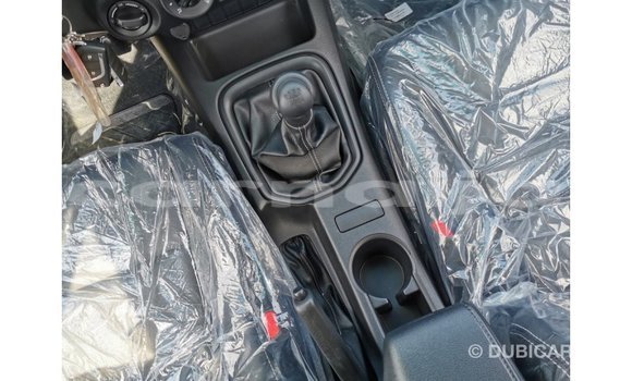 Acheter Import Voiture Toyota Hilux Blanc à Import - Dubai, État d'Abia Acheter Import Voiture Toyota Hilux Blanc à Import - Dubai, État d'Abia