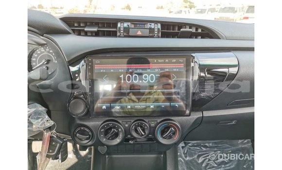 Acheter Import Voiture Toyota Hilux Blanc à Import - Dubai, État d'Abia Acheter Import Voiture Toyota Hilux Blanc à Import - Dubai, État d'Abia