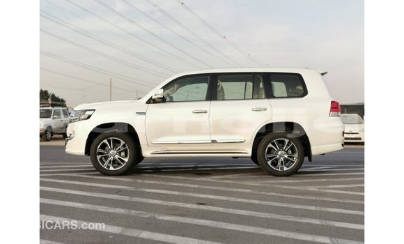 Acheter Import Voiture Toyota Land Cruiser Blanc à Import - Dubai, État d'Abia Acheter Import Voiture Toyota Land Cruiser Blanc à Import - Dubai, État d'Abia