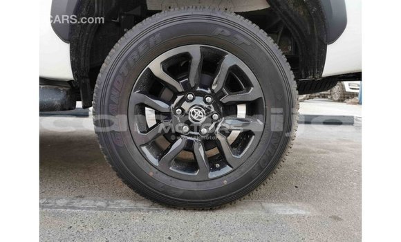 Buy Import Toyota Hilux White Car in Import - Dubai in Abia State Buy Import Toyota Hilux White Car in Import - Dubai in Abia State