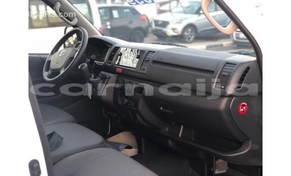 Buy Import Toyota DA White Truck in Import - Dubai in Abia State Buy Import Toyota DA White Truck in Import - Dubai in Abia State