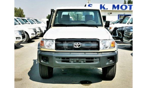 Acheter Import Voiture Toyota Land Cruiser Beige à Import - Dubai, État d'Abia