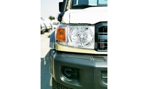 Buy Import Toyota Land Cruiser Beige Car in Import - Dubai in Abia State Buy Import Toyota Land Cruiser Beige Car in Import - Dubai in Abia State