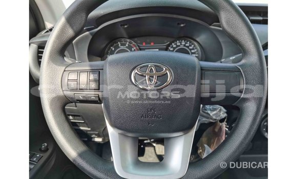 Acheter Import Voiture Toyota Hilux Blanc à Import - Dubai, État d'Abia Acheter Import Voiture Toyota Hilux Blanc à Import - Dubai, État d'Abia