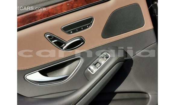 Acheter Import Utilitaire Mercedes‒Benz 1117 Noir à Import - Dubai, État d'Abia Acheter Import Utilitaire Mercedes‒Benz 1117 Noir à Import - Dubai, État d'Abia